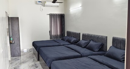 Sri Selvakumar Residency Room Type - Family AC Room (3 Queen Beds - Sleeps 6) Sri Selvakumar Residency Room Type - Family AC Room (3 Queen Beds - Sleeps 6)