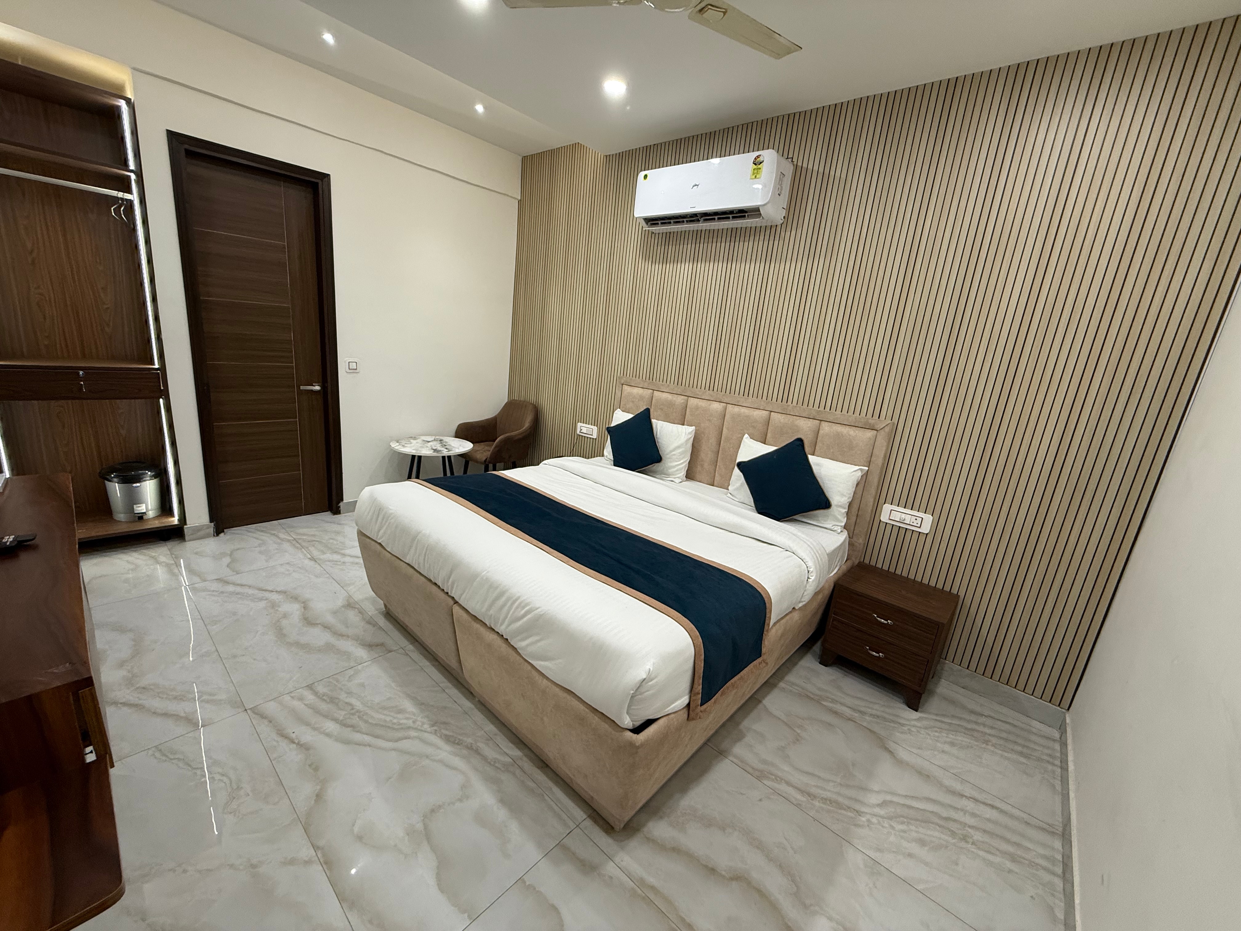 Hotel Chandigarh Heights - Airport Road Manali Highway Transit Hotel - Tap to explore photos