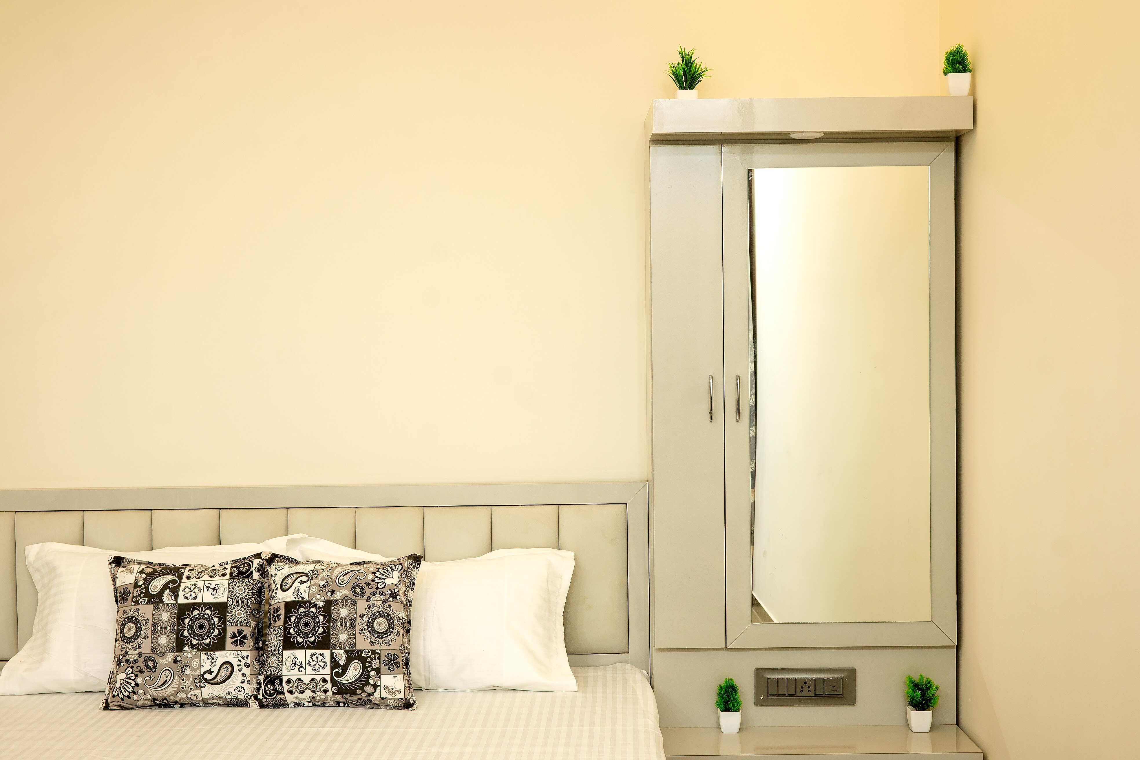 Urban Suites 3BHK Duplex in Centre of Jaipur - Tap to explore photos