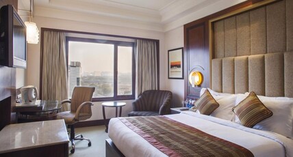 The Acura BMK Room Type - Executive Room with Bathtub