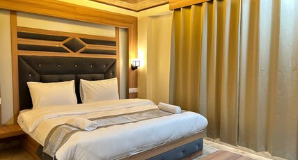 Saraswati Retreat Badrinath Room Type - Luxury Triple Bed Room
