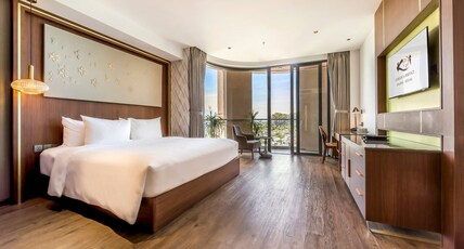 KOI Resort & Residence Da Nang Room Type - Deluxe Studio Double with Mountain View