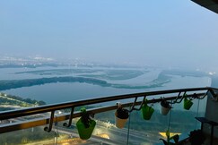 37th Floor Luxury Half day Stay At Supernova Noida