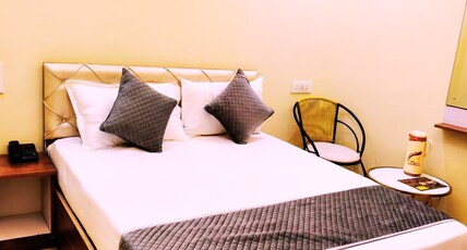 Hotel Rawat Regency Room Type - Deluxe Room