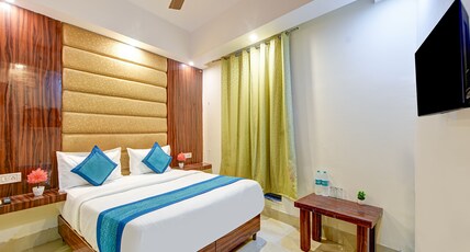 FabHotel Golden Key Residency Room Type - Deluxe Room