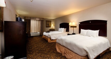 Hampton Inn & Suites by Hilton Gallup Room Type - 2 QNS ACCESSIBLE W TUB NS