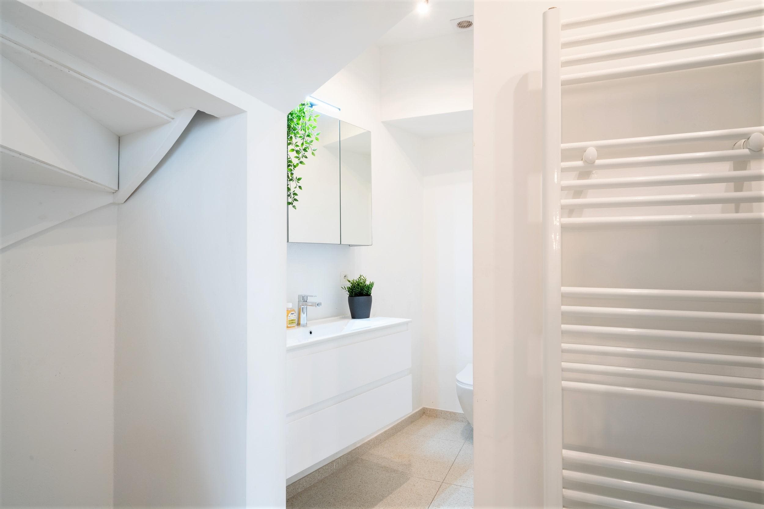 Saint Pauls Deluxe Apartment - Tap to explore photos