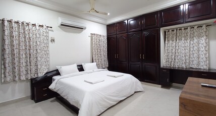 TruffleStays  Travelman Room Type - Premium Room