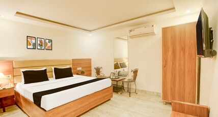 Hotel O by OYO Chandigarh Road Formerly Royal Woods Room Type - Super Deluxe Room