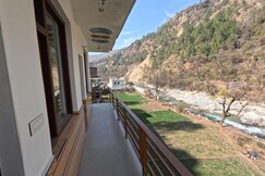 Mountain river view stay in yamunotri