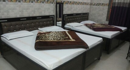 Hotel Riddhi Siddhi Room Type - non ac fourbed Room