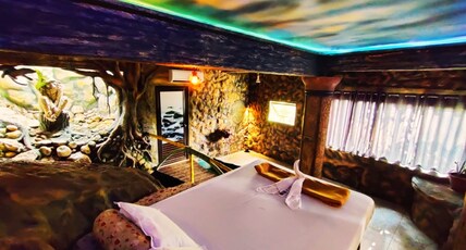 MOUNTAINLAKE POOMALA Room Type - Forest Luxe