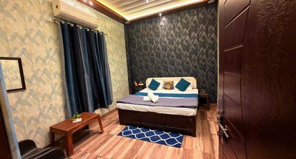 Shri Vinayak Guest House | 500m from Ram Temple Room Type - Deluxe Room | Attached Washroom