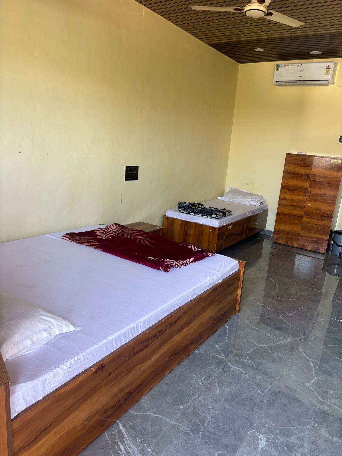Hotel Ambika pure veg and lodging - Tap to explore photos