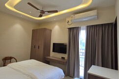 Skylight Suites & Rooms