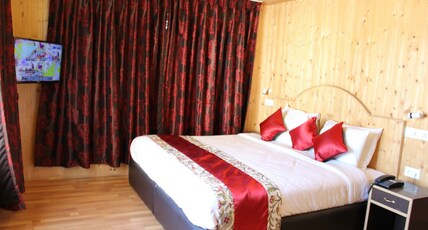 Nigeen Lake View Resort Room Type - Deluxe Room