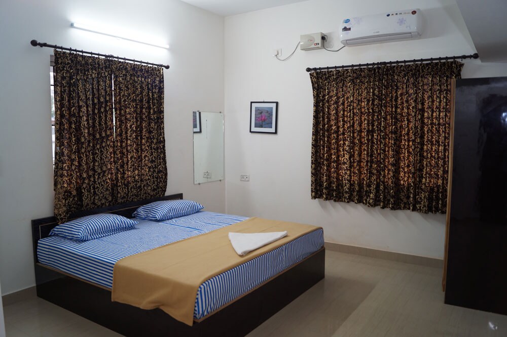 Sai Nest Service Apartment - Tap to explore photos