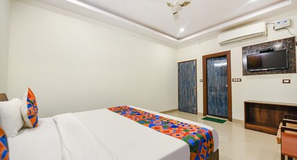 The Alaknanda Paradise Room Type - Deluxe Bed Room
