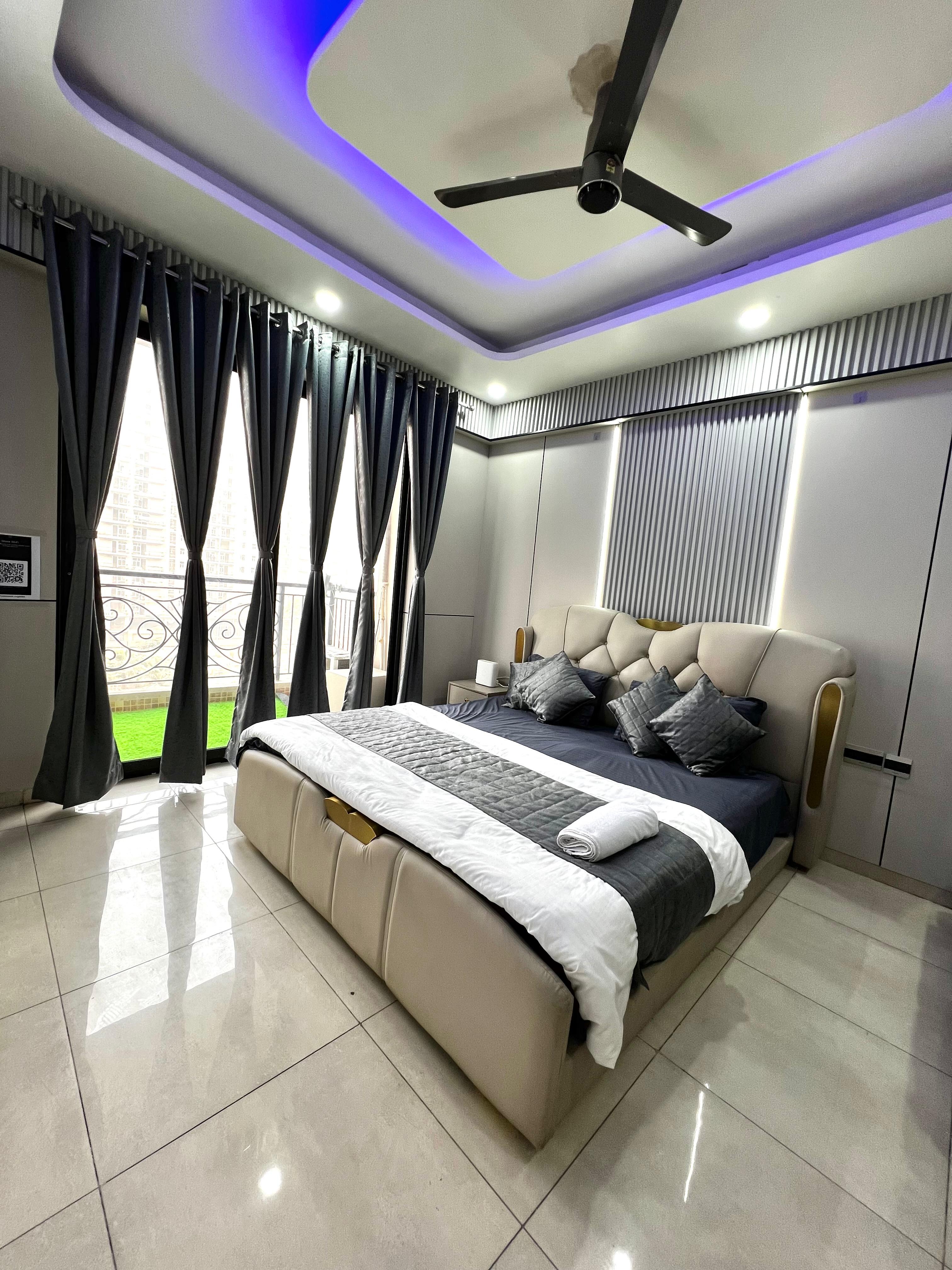 Urban Nook Comfort Studio Living - Tap to explore photos