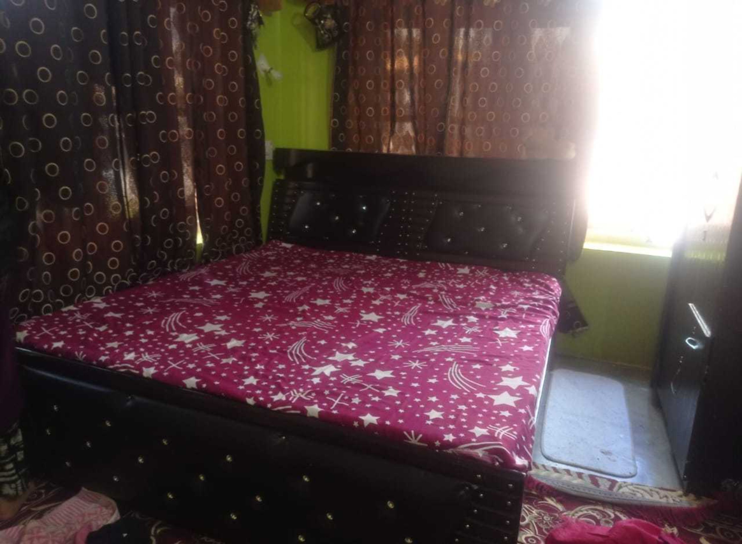 Hotel O POP Zargar Home Stay - Tap to explore photos