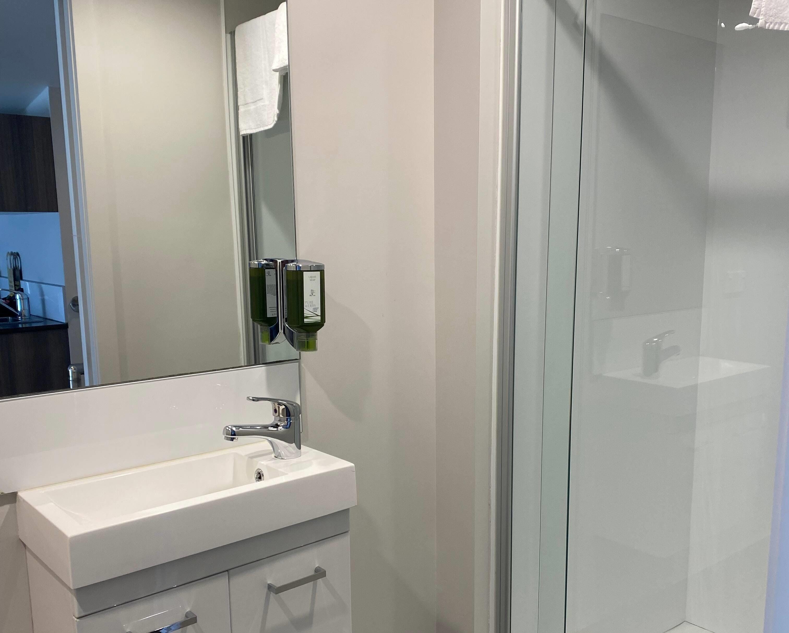 Ramada Suites by Wyndham Queenstown Remarkables Park - Tap to explore photos