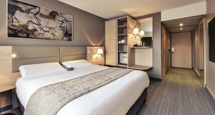 Mercure P Room Type - Classic Room with shower and 1 double bed Mercure P Room Type - Classic Room with shower and 1 double bed