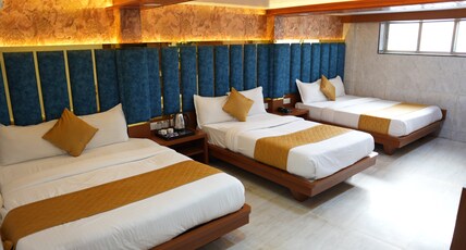 Hotel Pearl View - Near US Embassy Bandra Kurla Complex (BKC), Mumbai Room Type - Six Bed Family Room
