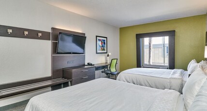 Holiday Inn Express Hotel & Suites Clearwater US 19 North Room Type - 2 Queen Standard