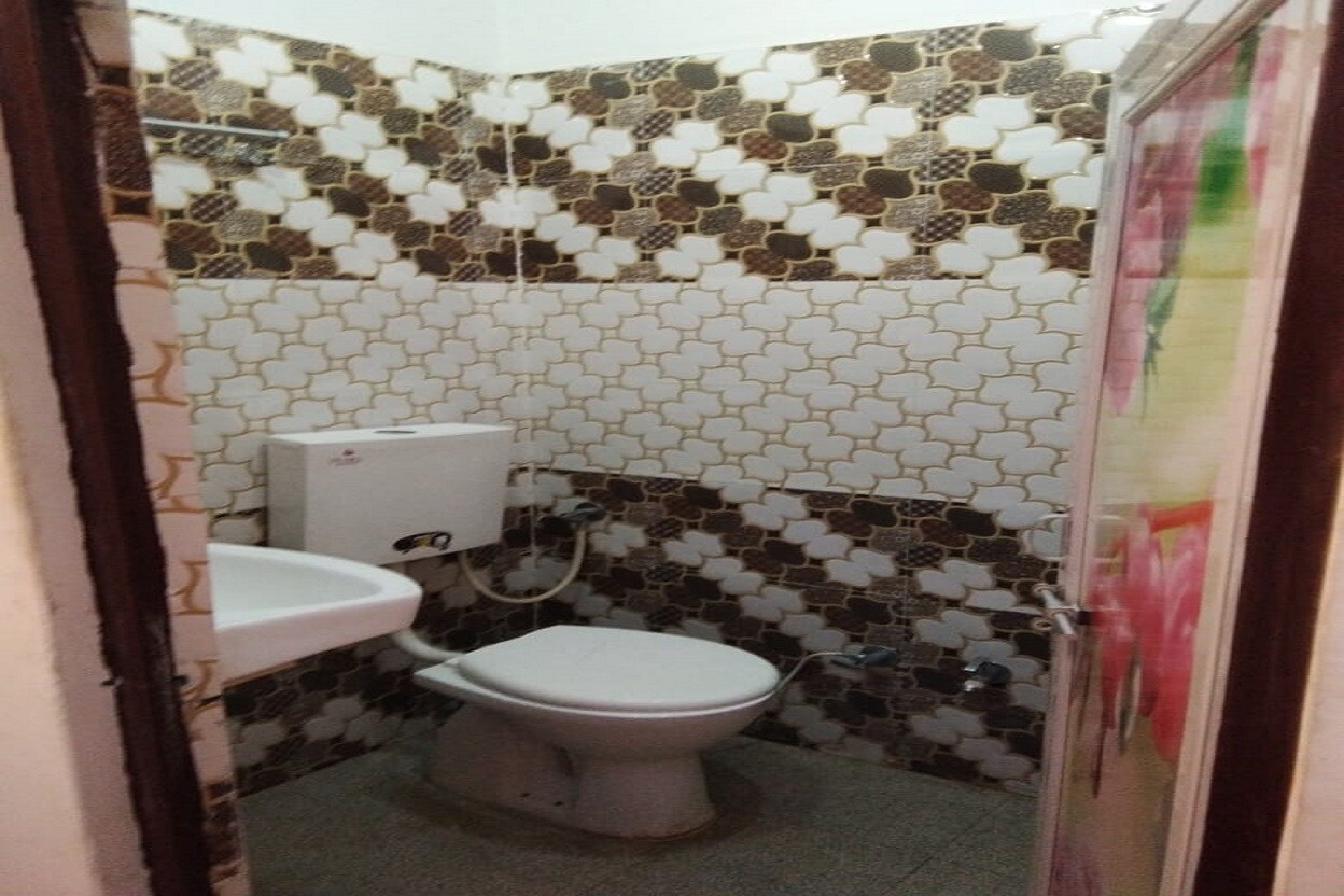 Jai Baba paying guest house - Tap to explore photos