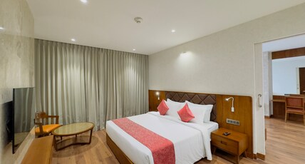 Gokulam Grand Room Type - Suite Room with Powder Room and Bathtub Gokulam Grand Room Type - Suite Room with Powder Room and Bathtub