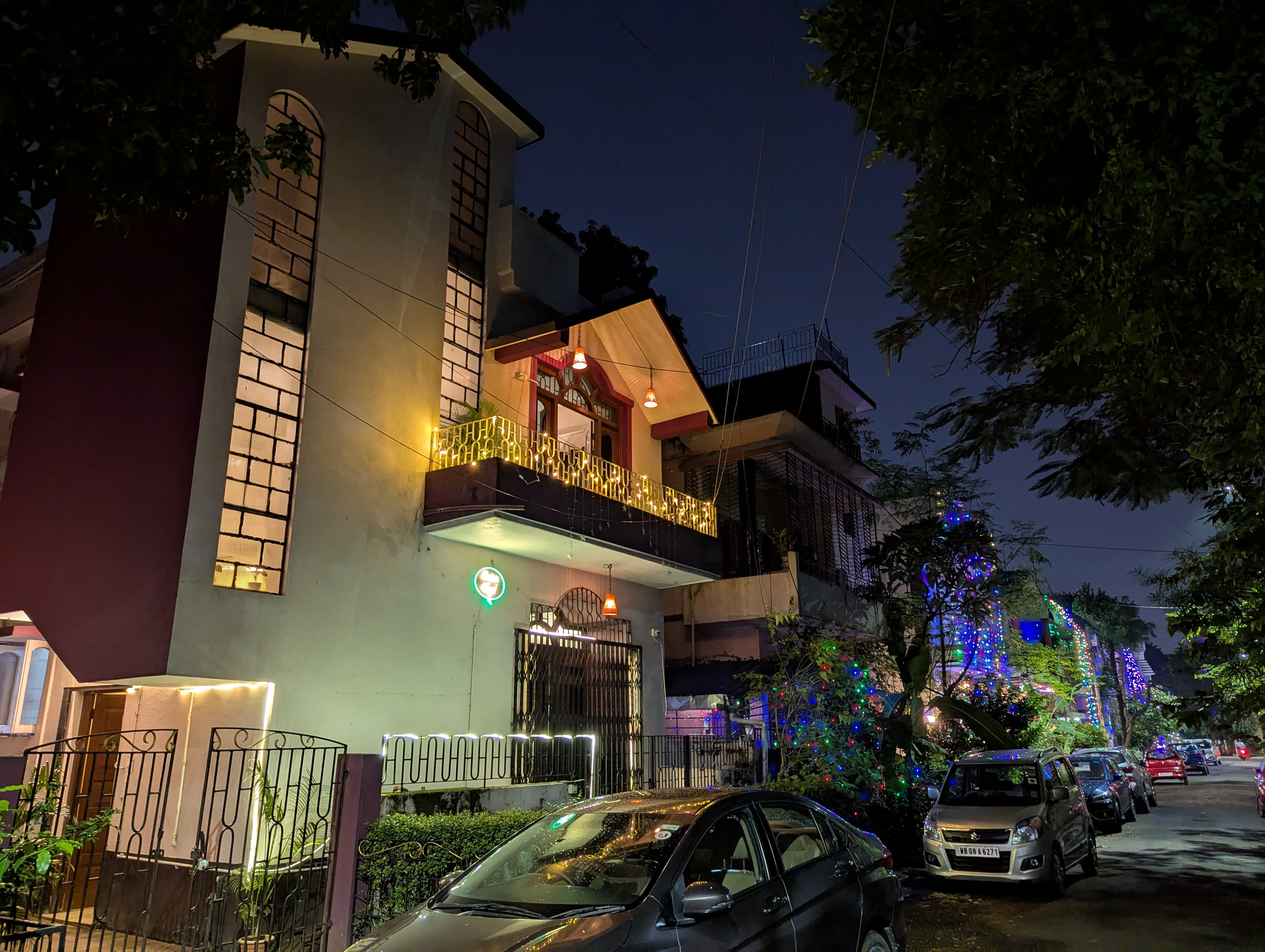Guten Tag Hostel - Tap to explore photos