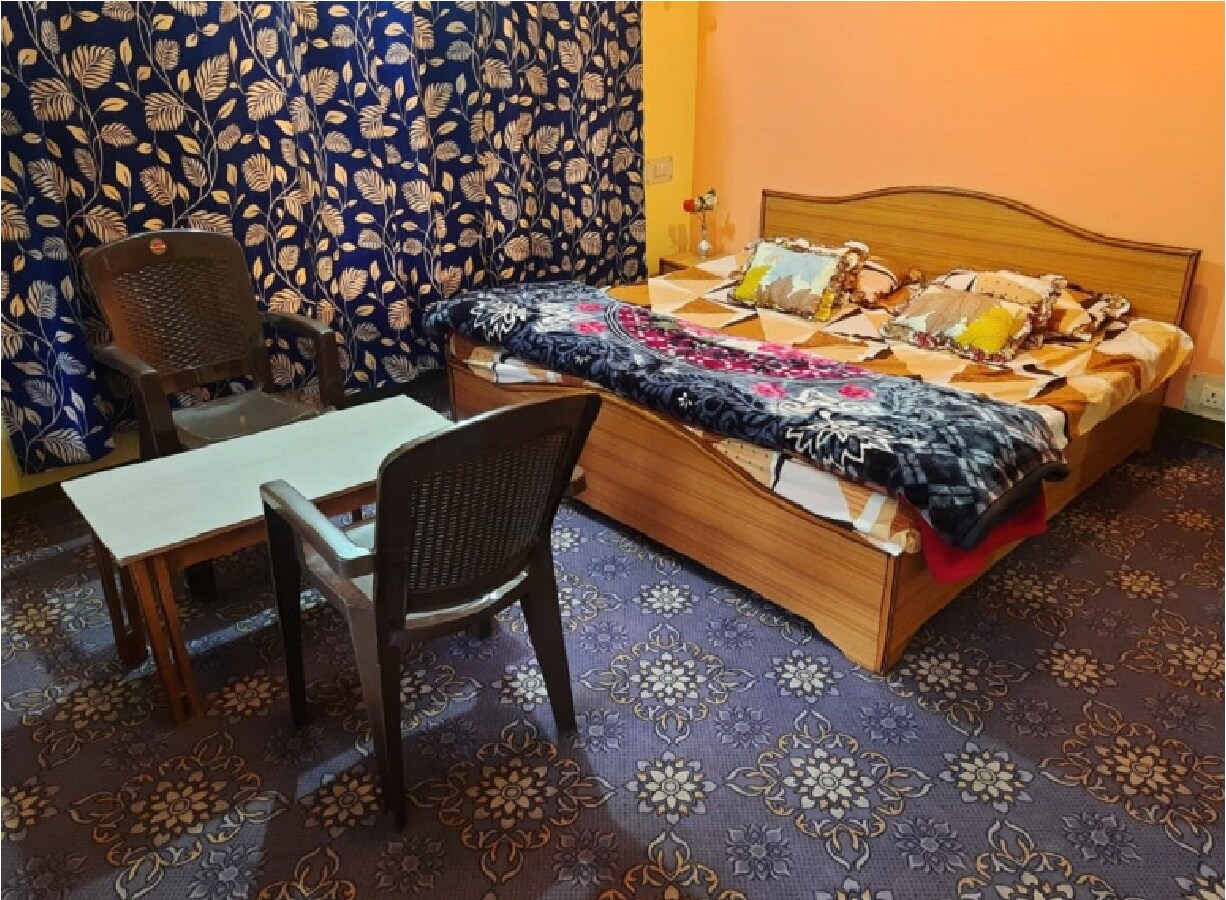 River Heights Guest House Kangan - Tap to explore photos