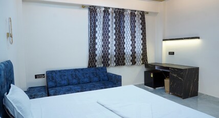 Om Guest House Room Type - Studio with work station