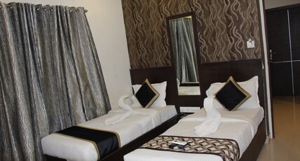 Hotel Sky Gate Room Type - Twin Room
