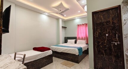 Trinetra Homestay Room Type - Family Room