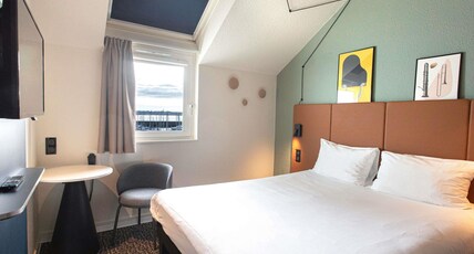 ibis Granville Port de plaisance Room Type - Standard Room with 1 double bed, twin beds and ocean view