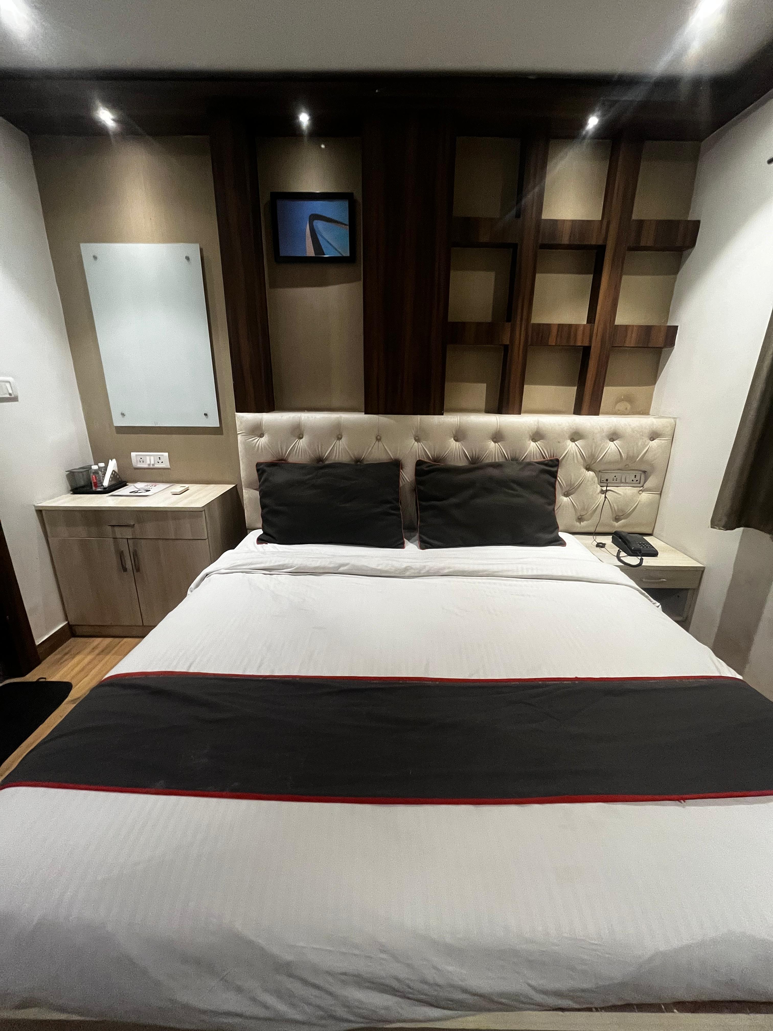 HOTEL ORENDA - Tap to explore photos