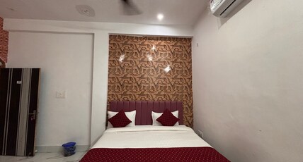 Kashi Residency Palace Room Type - Standard AC Room With Balcony