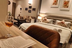 Hostie Asita Yamuna View Studio Apartments Noida