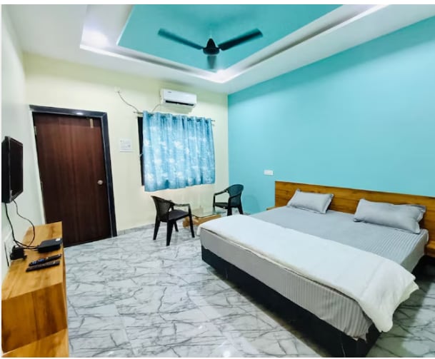 Hotel silver oak - Tap to explore photos