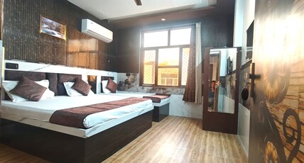 VATS VILLA : Feels like Home & Facilitates like Hotel Room Type - Elite Bedroom Suite