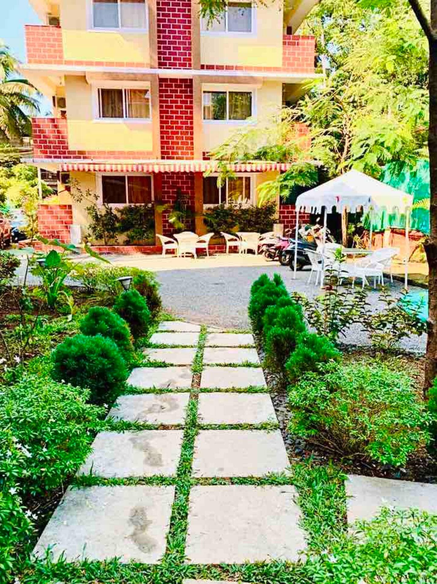 Mariners Bay Suites - Tap to explore photos