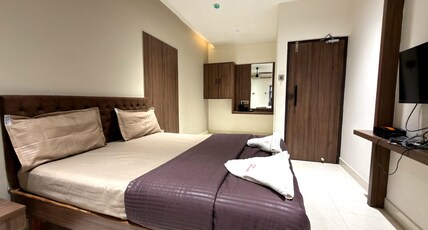 Pancharathna Paradise Room Type - Deluxe Non AC