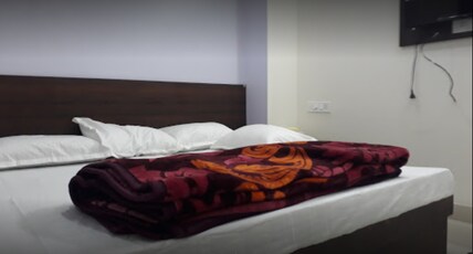 Hotel Chouhan Paradise Room Type - Deluxe Four Bed Ac Room