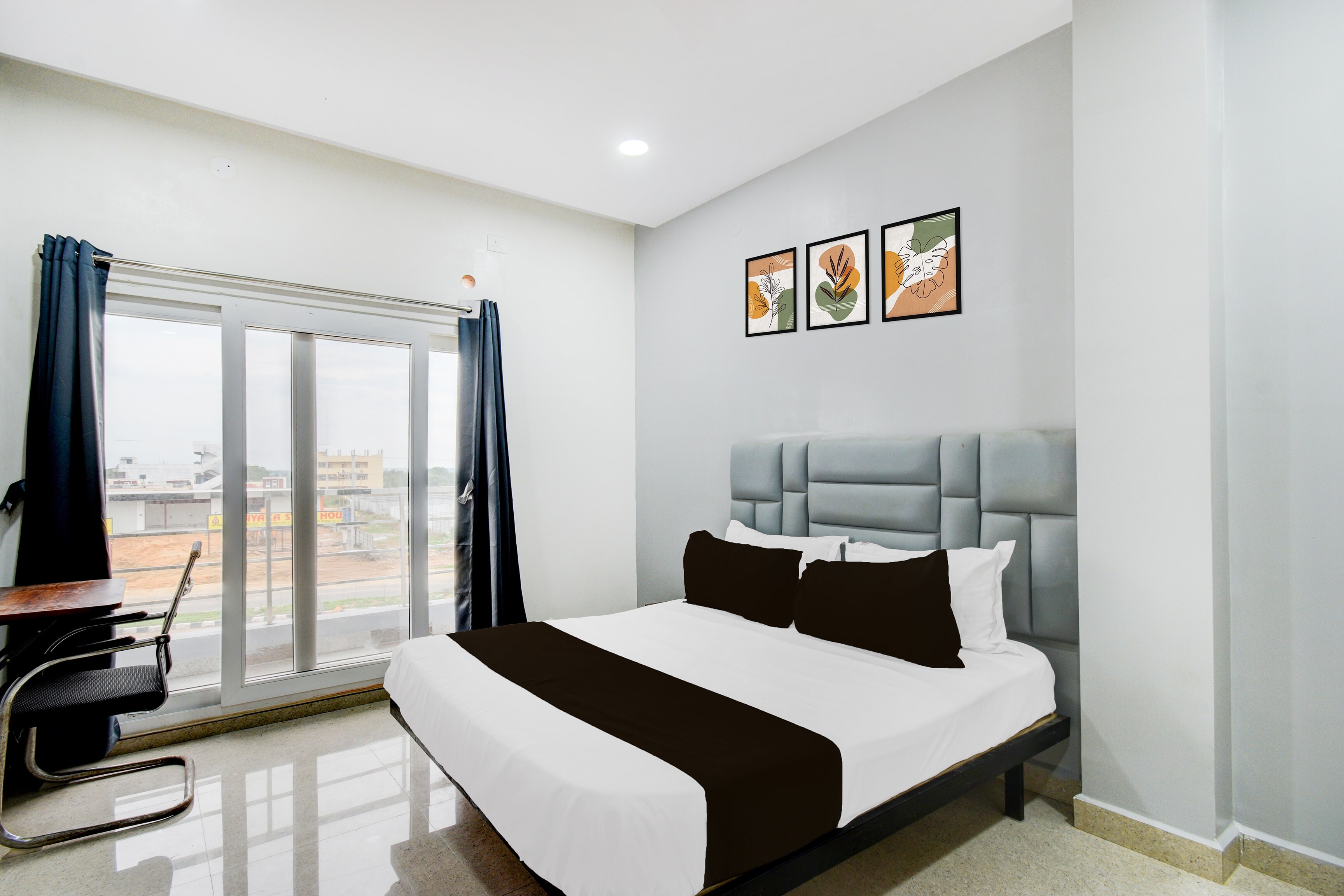 Hotel O Sweetheart Luxurious Rooms - Tap to explore photos