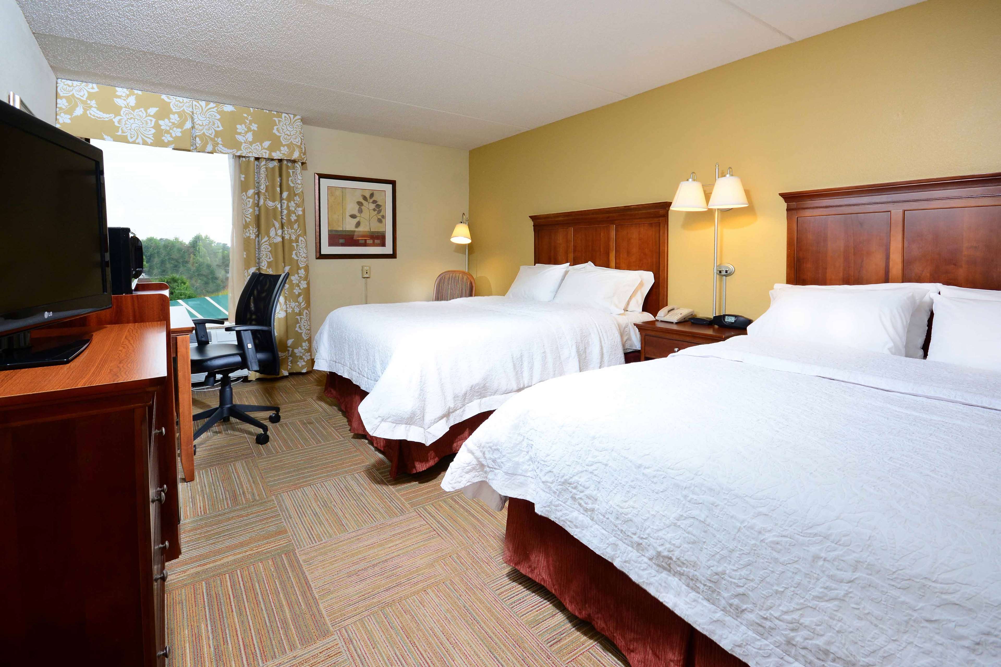 Hampton Inn Raleigh - Capital Blvd. North - Tap to explore photos