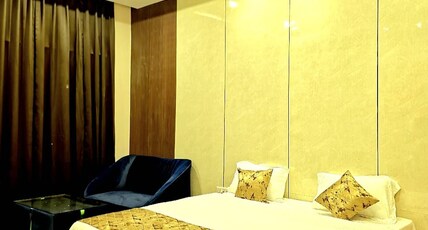 RN HOTEL AND LAWN Room Type - Super Deluxe Room With Balcony