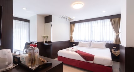 Gusto Pratunam Hotel Room Type - Superior Double Bathtub ( SDB ) Gusto Pratunam Hotel Room Type - Superior Double Bathtub ( SDB )