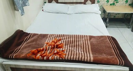 Honey Home Stay Ujjain Room Type - Deluxe Room