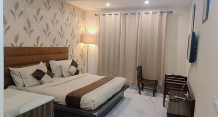 The City Square Room Type - Deluxe Room Ac